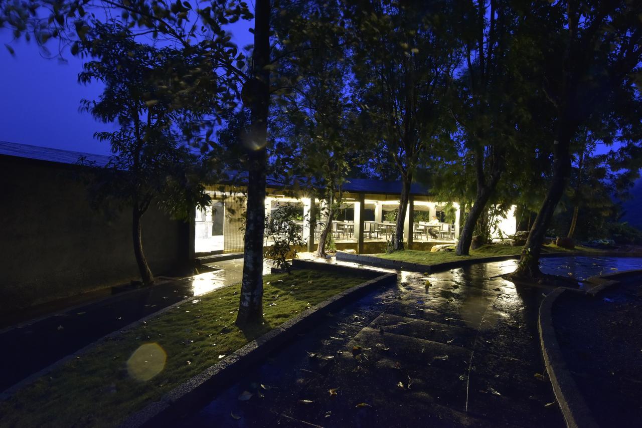 Отель Sattva-The Awakening Garden Kakkadampoyil Экстерьер фото